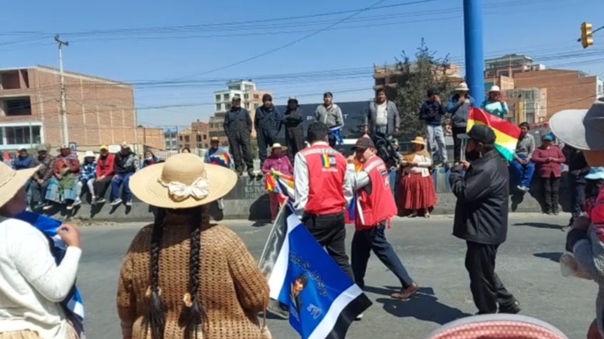 Momento en el que periodistas son impedidos de realizar su trabajo de cobertura. Foto: ANF