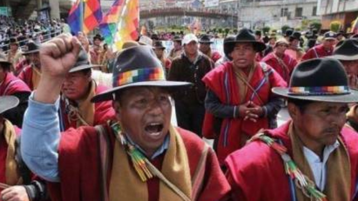 Ponchos Rojos se movilizaron en La Paz hace dos semanas. Foto: Unitel