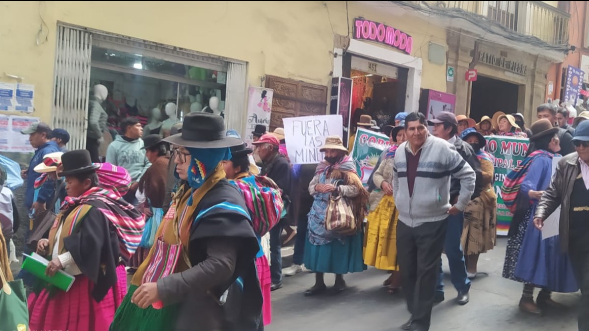 Protesta de comunarios. Foto: ANF