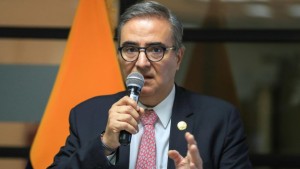 Dimite el ministro de Energía de Ecuador en medio de la crisis energética