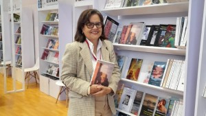 Verónica Ormachea gana Premio Internacional  del Libro Latino por su obra sobre Pablo Neruda