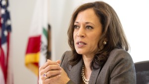 Harris mantiene ventaja sobre Trump en las encuestas nacionales pero sigue por detrás en cinco estados disputados