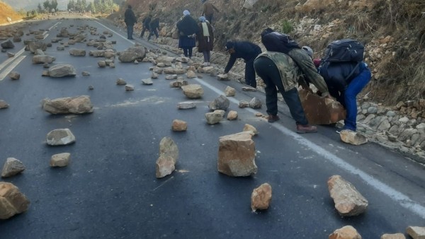 Afines a Evo Morales bloqueando las carreteras. Foto: RKC