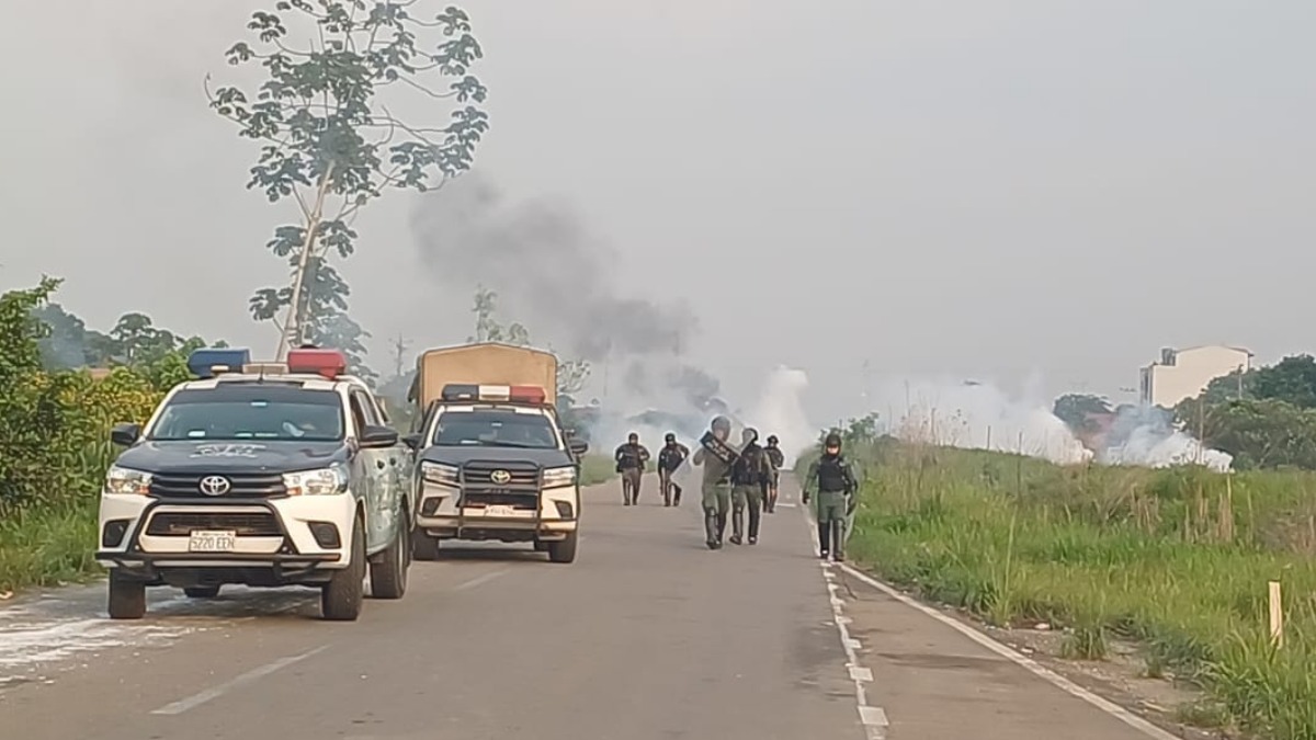 Desbloqueo en el Puente Ichilo. Foto: RKC