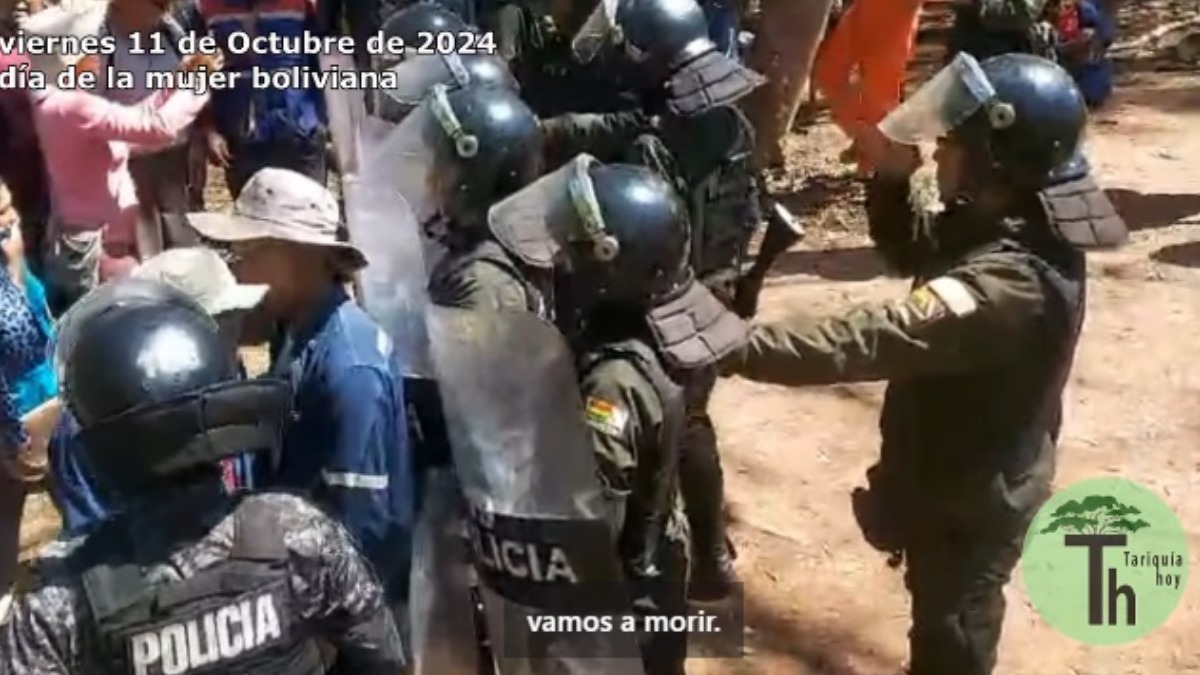 Efectivos policiales en el cantón Chiquiacá. Foto: captura