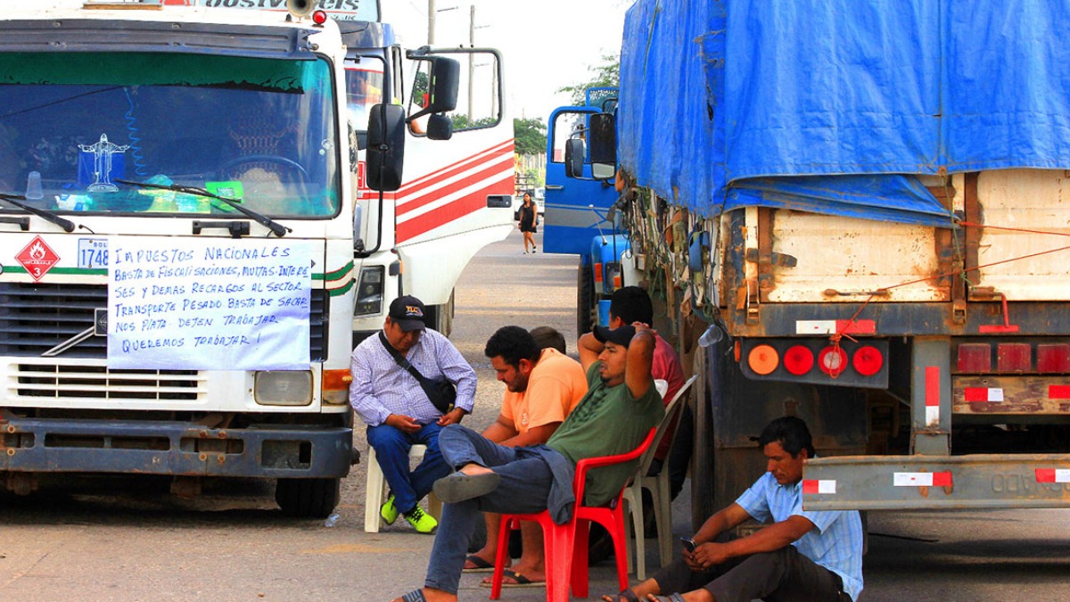 En junio los transportistas bloquearon las carreteras exigiendo la atención de sus demandas. Foto: El Día.