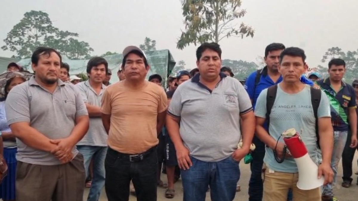 Los dirigentes en el bloqueo ubicado en el puente Ichilo. Foto: captura