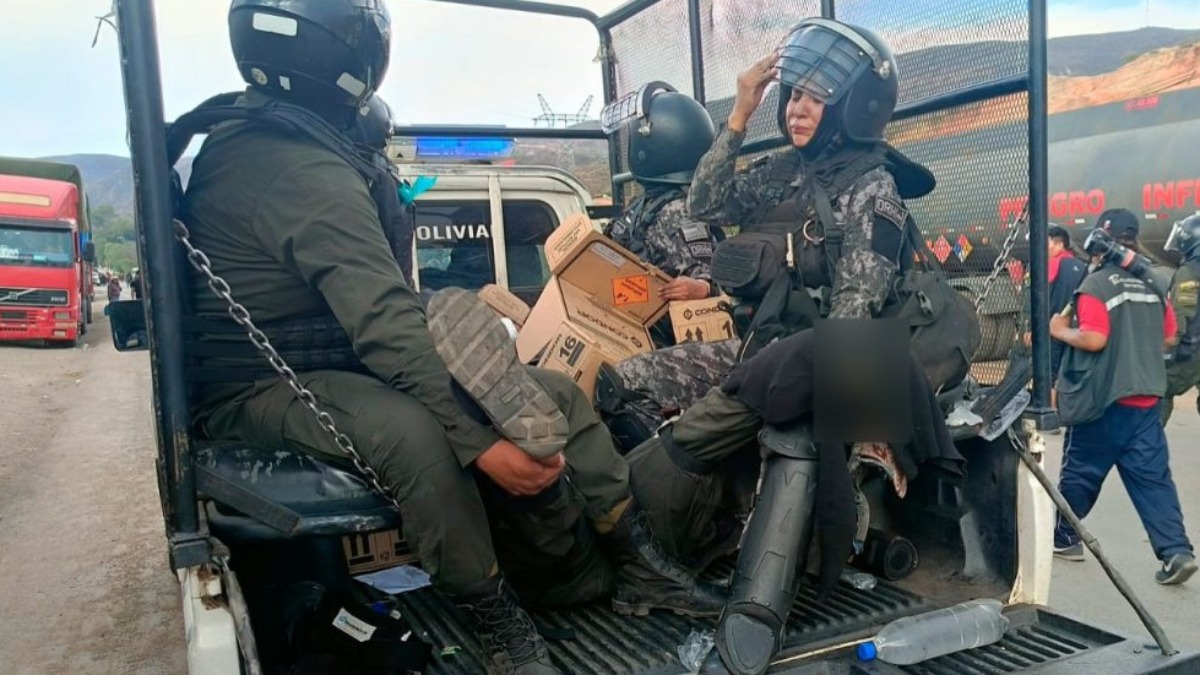 Policías agredidos por evistas en Parotani. Foto: Policía Boliviana