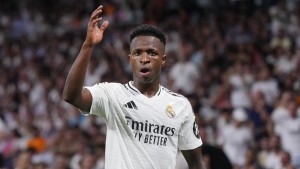 El delantero del Real Madrid Vinícius Júnior sufre una lesión en el bíceps femoral de la pierna izquierda