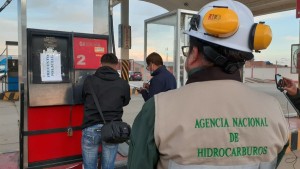 Surtidores que se acojan a la libre importación no podrán vender combustible subvencionado por un año