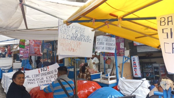 La mayoría de los puestos de venta de carne de cerdo en la calle Incachaca estaban cerrados. Foto: ANF