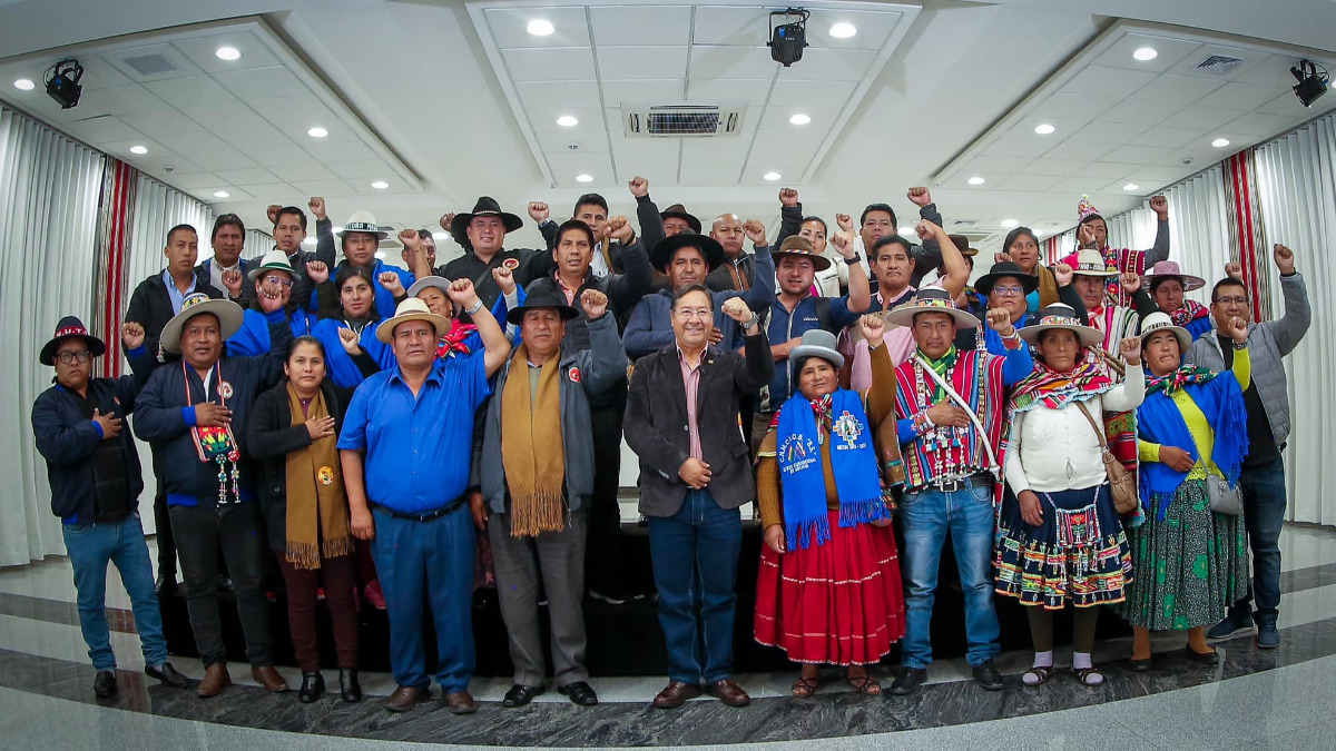 El presidente Luis Arce con las organizaciones sociales. Foto: Facebook del mandatario