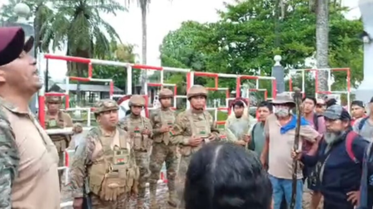 Evistas en las unidades militares en el Trópico de Cochamba.