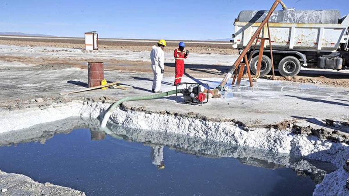 Extracción de litio en el Salar de Uyuni, en Potosí. Foto: Internet