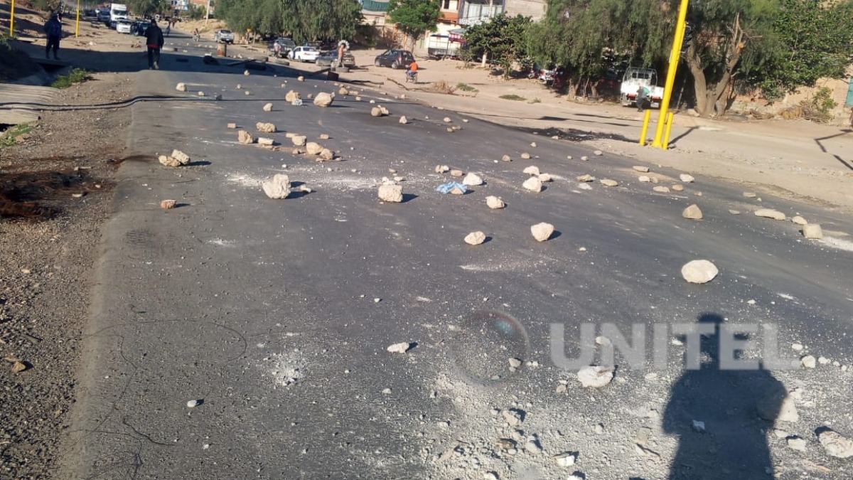 La carretera en Parotani fue bloqueada nuevamente. Foto: Unitel