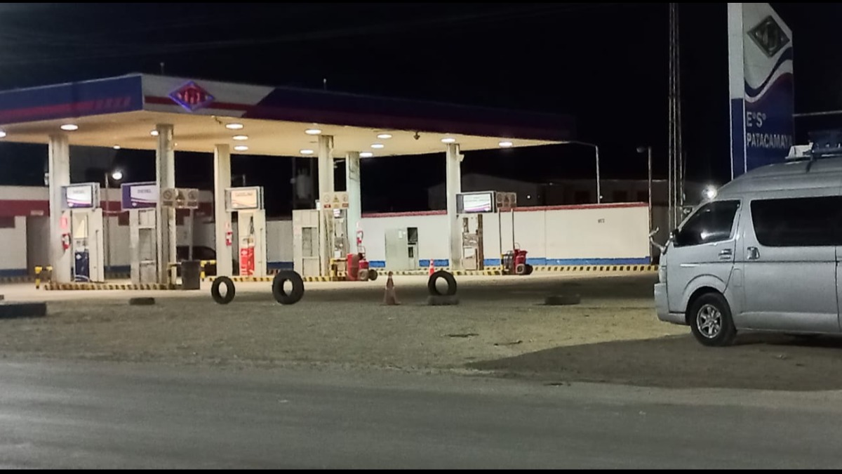 La estación de servicio en el municipio de Patacamaya. Foto: ANF