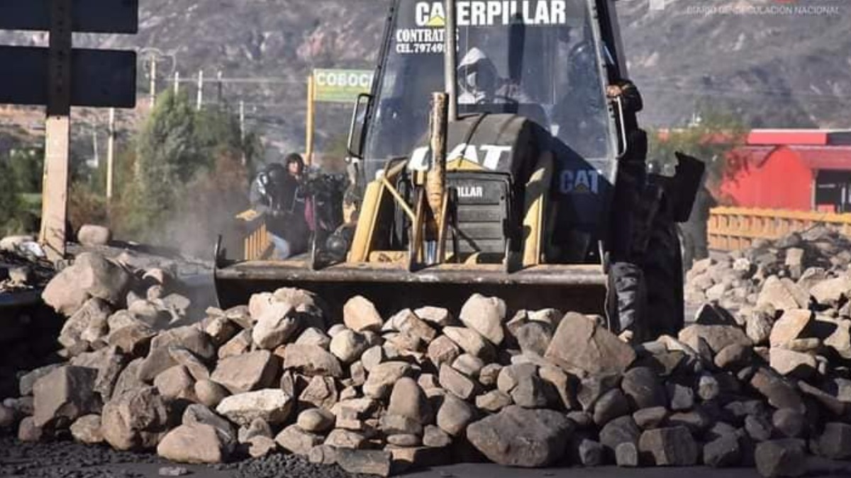 La maquinaria pesada despejó el sector del puente Parotani. Foto: Opinión