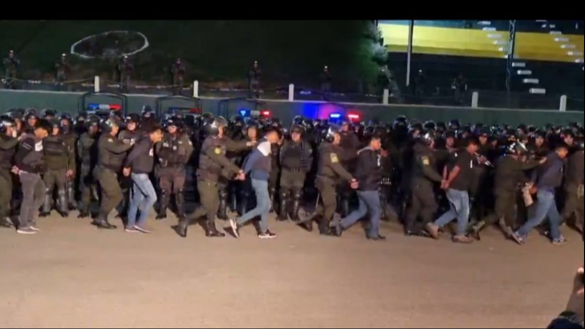 Los aprehendidos fueron trasladados a La Paz. Foto: Captura