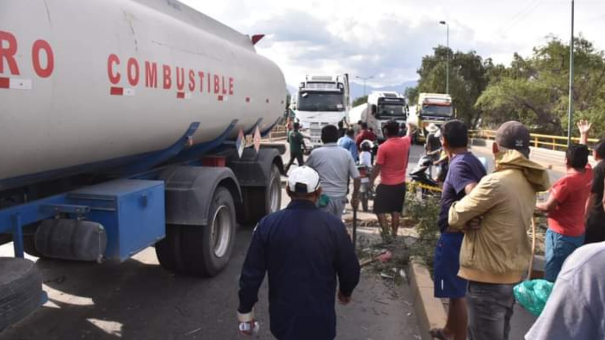 Protesta en la refinería Gualberto Villarroel en la jornada pasada. Foto: Opinión/Dico Soliz