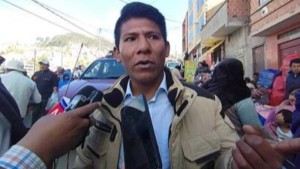 “Se escapó por el monte”: Policía busca a Arnold Alanez por prenderle fuego a una persona en los Yungas