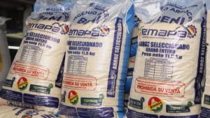 Silva dice que el quintal arroz debería costar Bs 300 y revela que Emapa vende el grano sin generar ganancias