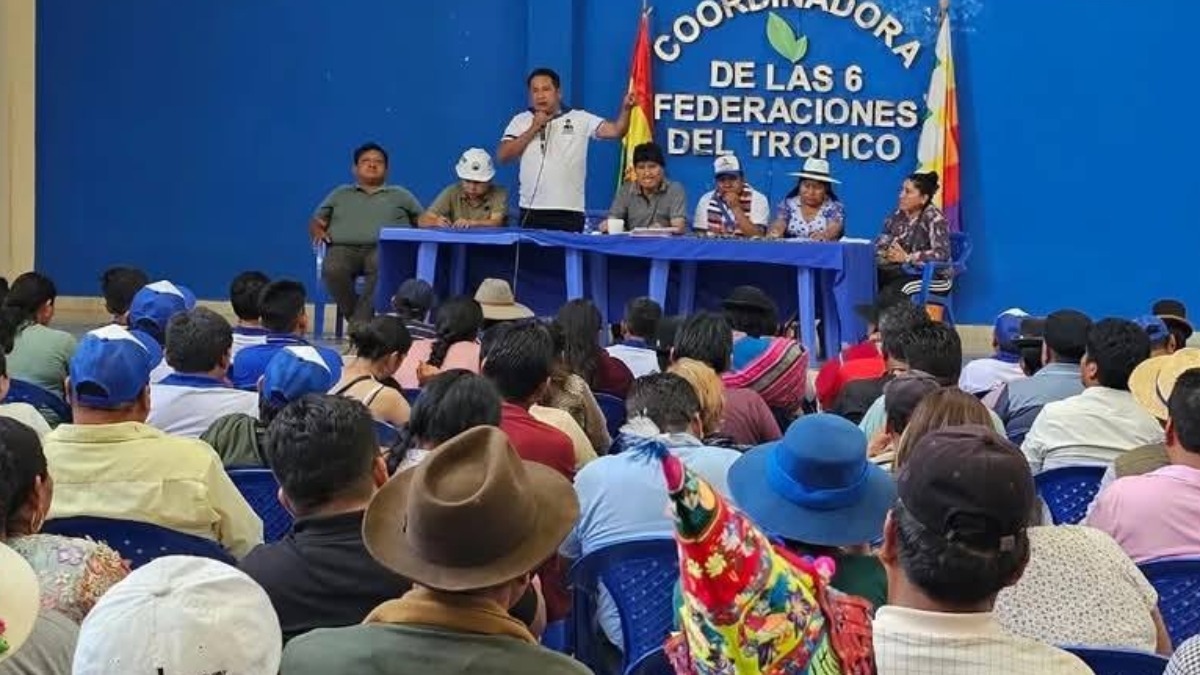 Ampliado de dirigentes del ala evista en la Coordinadora de las 6 Federaciones. Foto: Radio Soberanía