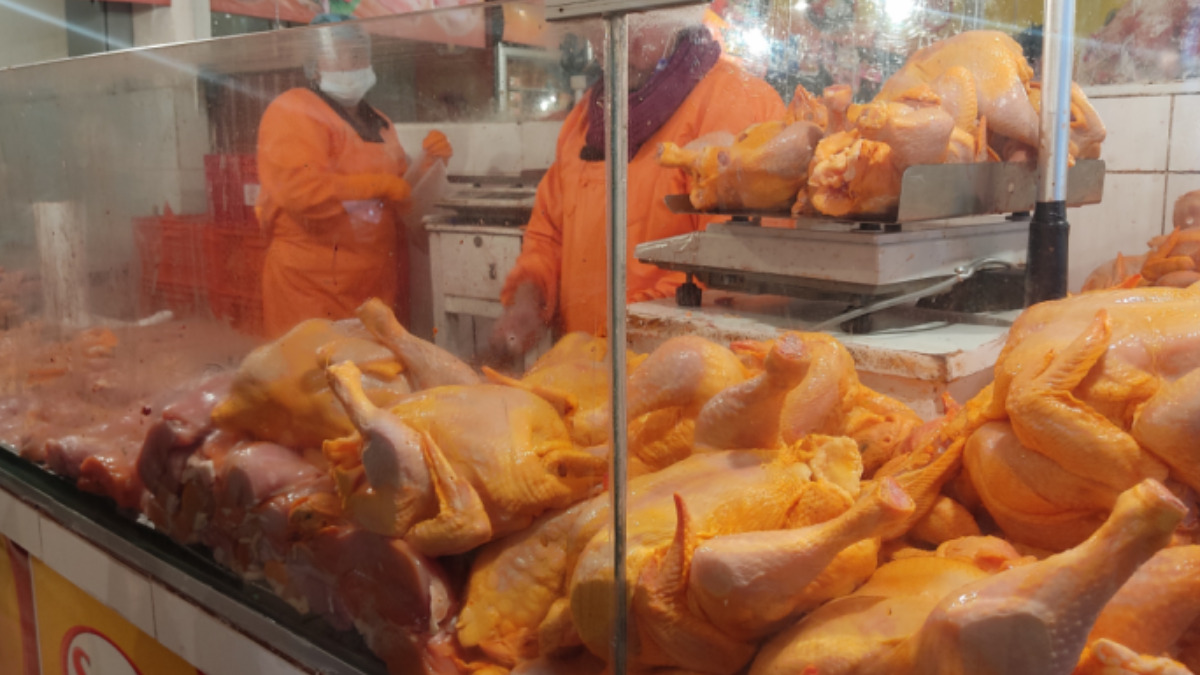 Carne de pollo en el mercado