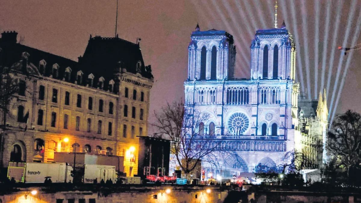 Catedral reconstruida de Notre Dame. Foto: AFP