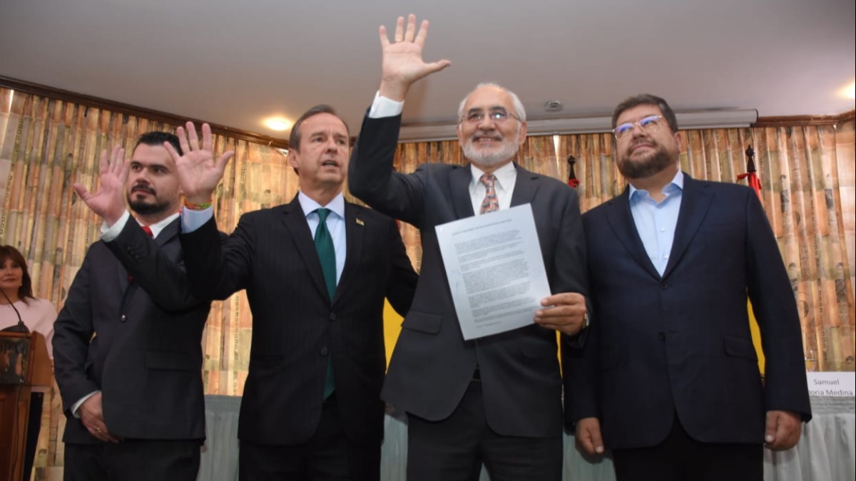 Líderes de oposición firman acuerdo de unidad para competir en las elecciones generales del 2025. Foto: DTV