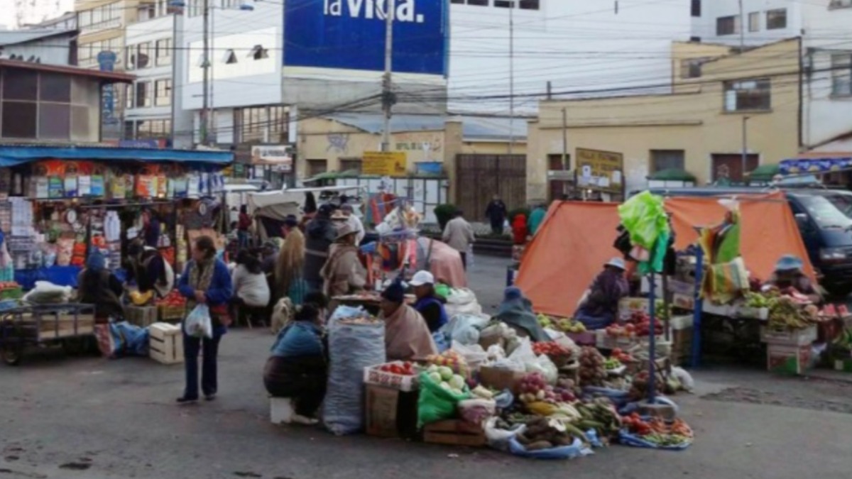 Vendedoras en un centro de abasto en La Paz. Foto: ANF