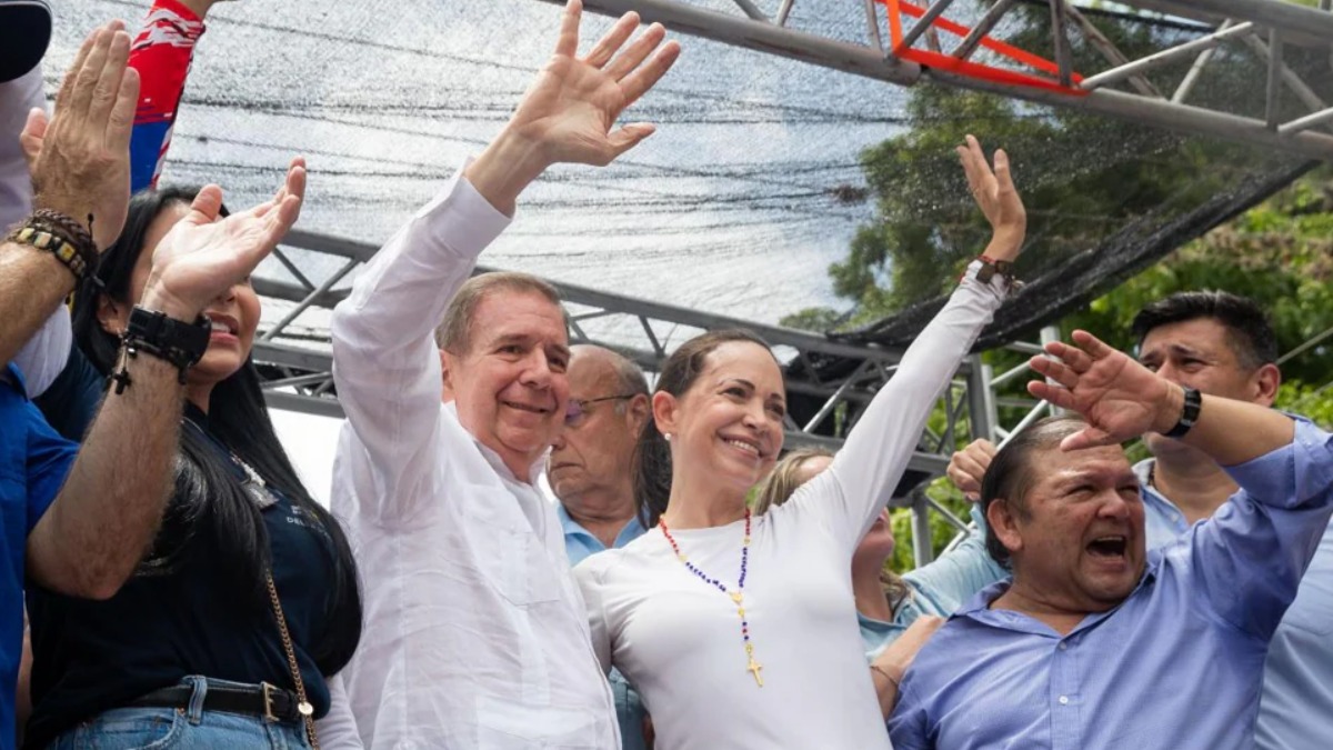 Edmundo González junto a María Corina Machado.