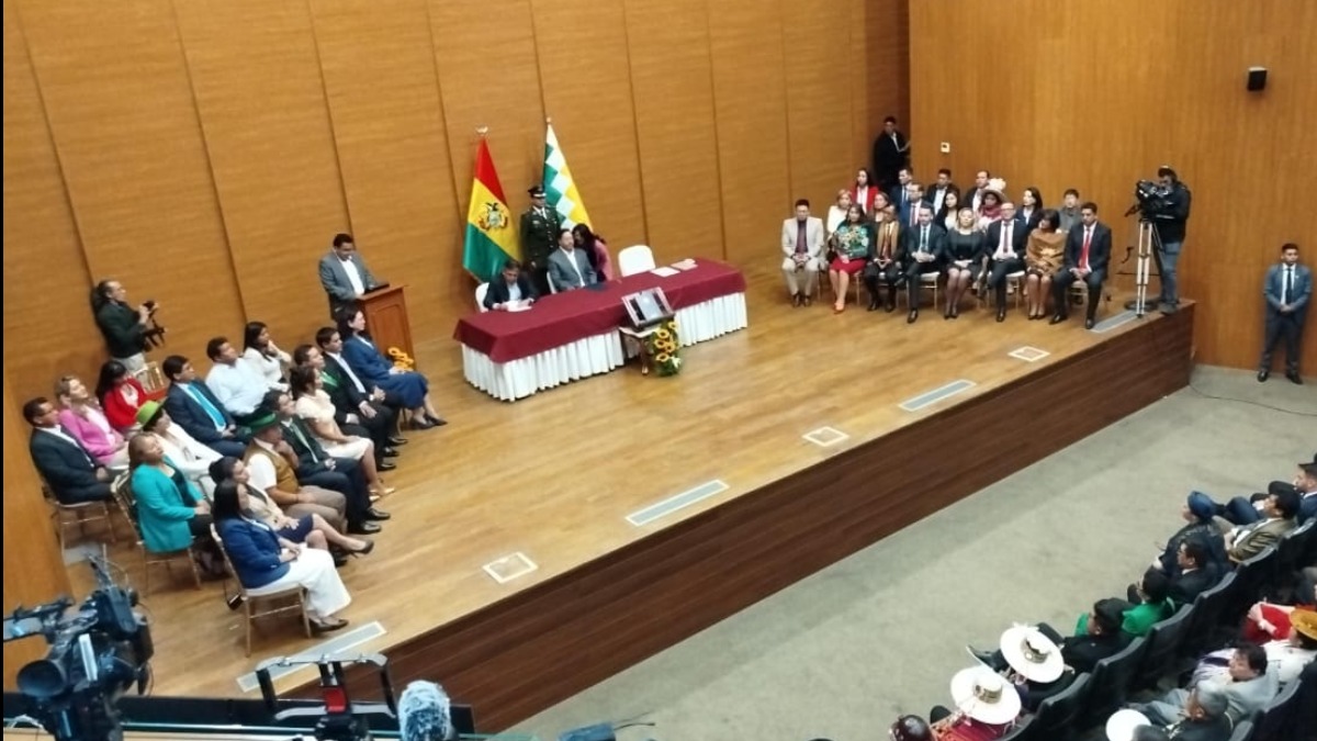 El acto de posesión de los magistrados y consejeros. Foto: ANF