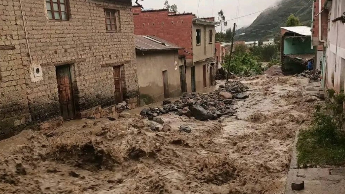 El desborde del río en Quime afectó a varias casas. Foto: RRSS