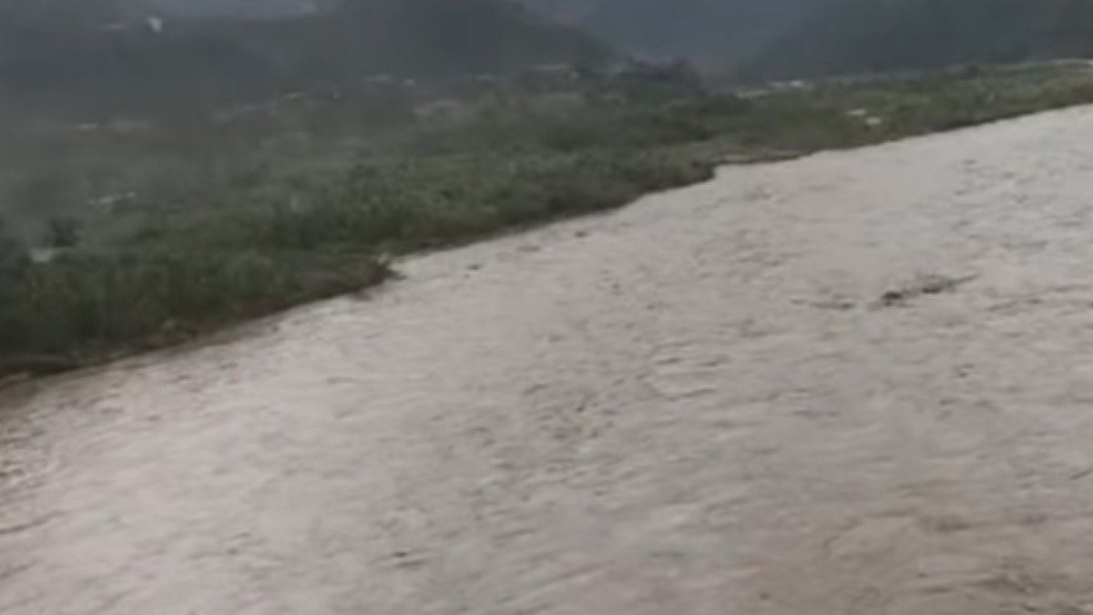 El río Boopi donde la maquinaria pesada fue arrastrada. Foto: captura