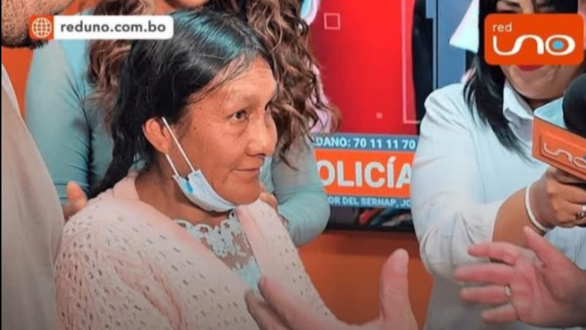 Emilia, la señora que fue humillada por recolectar tunas. Foto: captura de red Uno