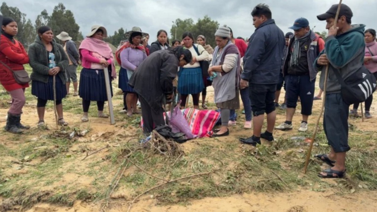 Encuentran el cuerpo de una de las hermanas arrastradas por el Río Tuscapujio. Foto: Fernando Aguilar