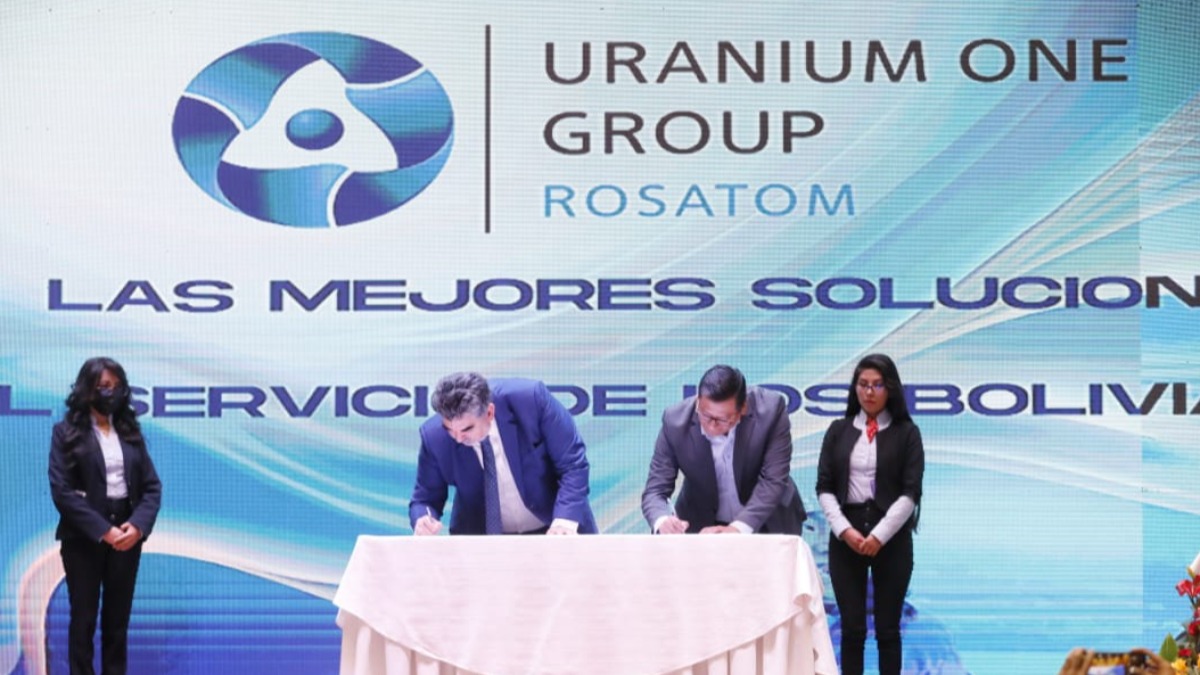 Firma entre el gobierno de Bolivia y la empresa rusa Uranium para la explotación del litio. Foto: ABI