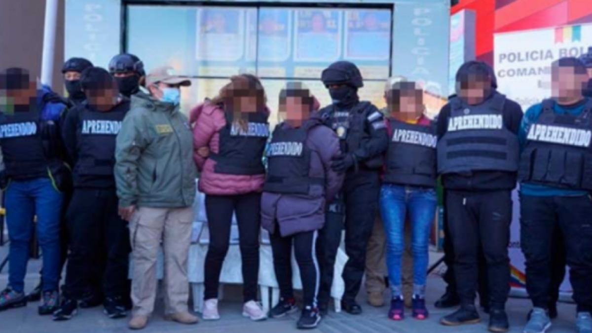 La policía normalizó la presentación de las personas aprehendidas. Foto: Internet