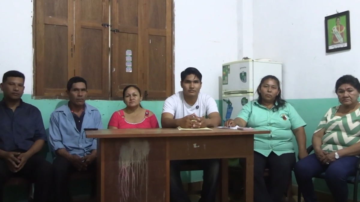 Dirigentes de la Subcentral del TIMI junto al nuevo subalcalde, Ervin Bejarano (Camisa negra).  Foto: ANF