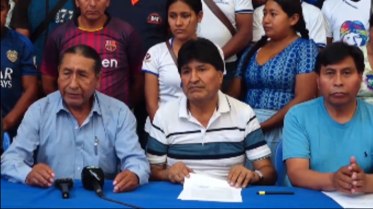 Eliseo Rodríguez jefe del FPV y el expresidente Evo Morales. Foto: Captura