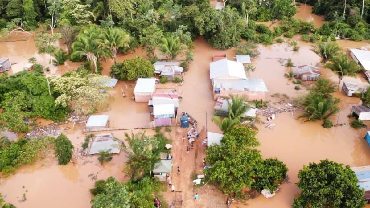 Las casas de tres barrios de Cobija quedaron anegadas por desborde del arroyo Bahía. Foto: RRSS