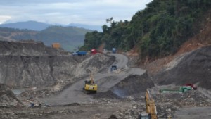 Mineros presionan para anular la prohibición de explotación en cabeceras de cuenca, lagos y ríos