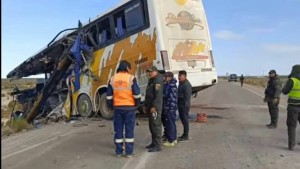 Trágico accidente: colisión de dos buses en la carretera a Uyuni deja al menos 37 fallecidos