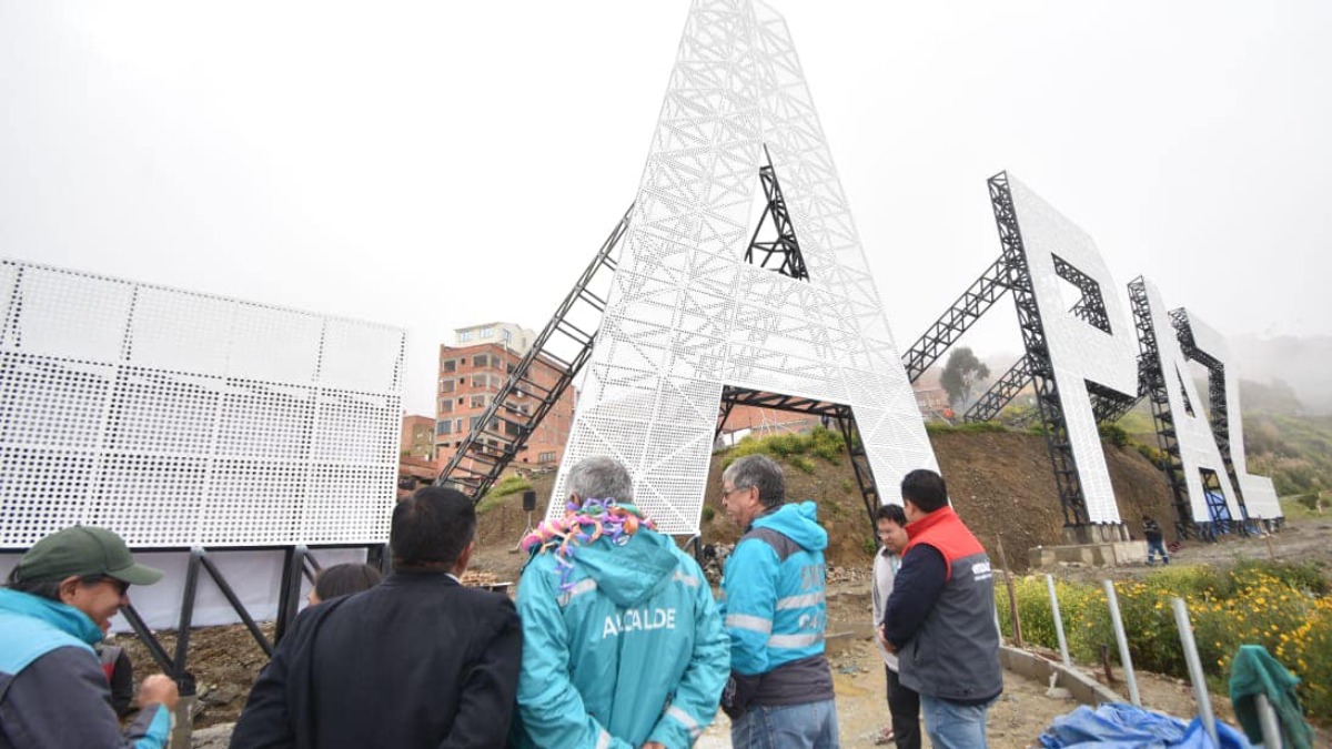 La letras fueron emplazadas en el macrodistrito de Cotahuma. Foto: AMUN