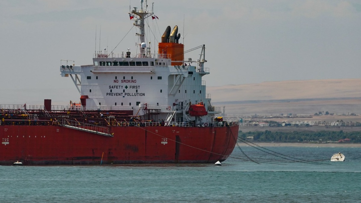 Uno de los buques con combustible para Bolivia que llegó al puerto de Arica. Foto: RRSS